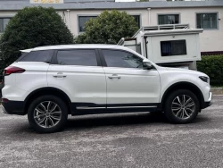 Geely Atlas Pro 5